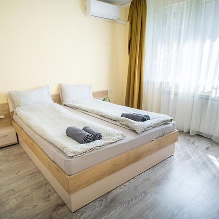 Apartment Yana Roese Buitenkant foto