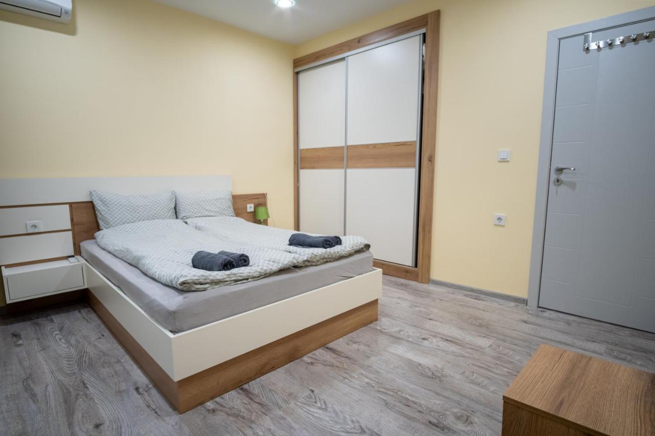 Apartment Yana Roese Buitenkant foto