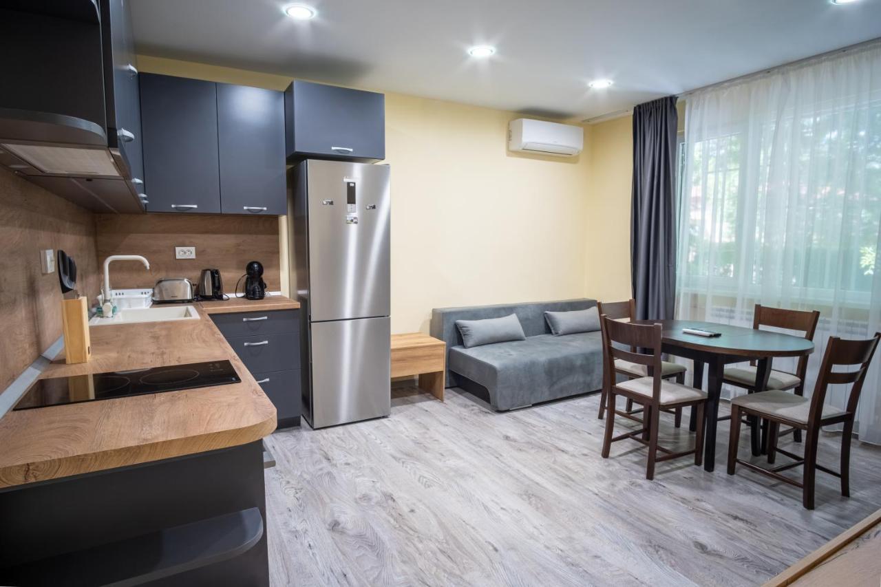 Apartment Yana Roese Buitenkant foto