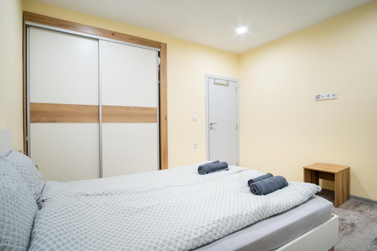 Apartment Yana Roese Buitenkant foto