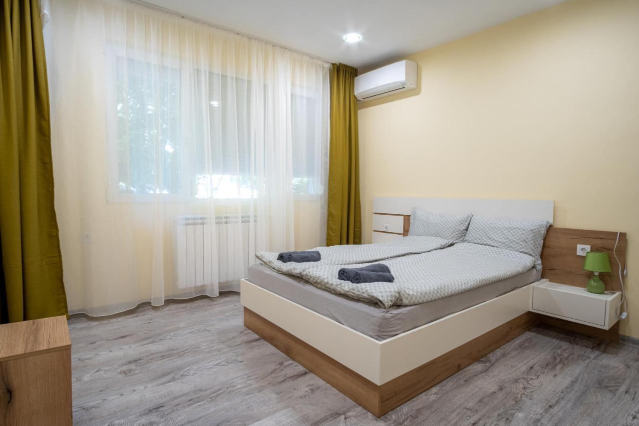 Apartment Yana Roese Buitenkant foto